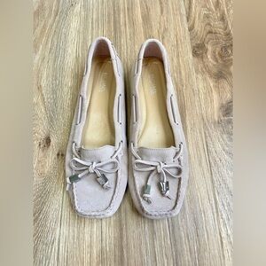 Michael Kors Sutton Moccasin Flat Shoes light Griege Suede Leather Size 6.5 NWOT